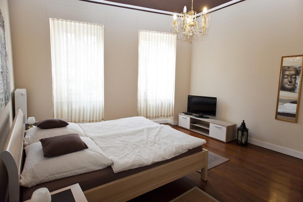 Ferienhaus Arianna Apartment ทราเบิน-ทราร์บาค ห้อง รูปภาพ