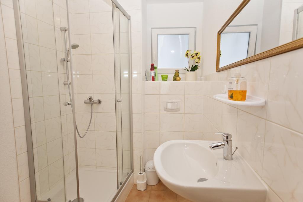 Ferienhaus Arianna Apartment ทราเบิน-ทราร์บาค ห้อง รูปภาพ