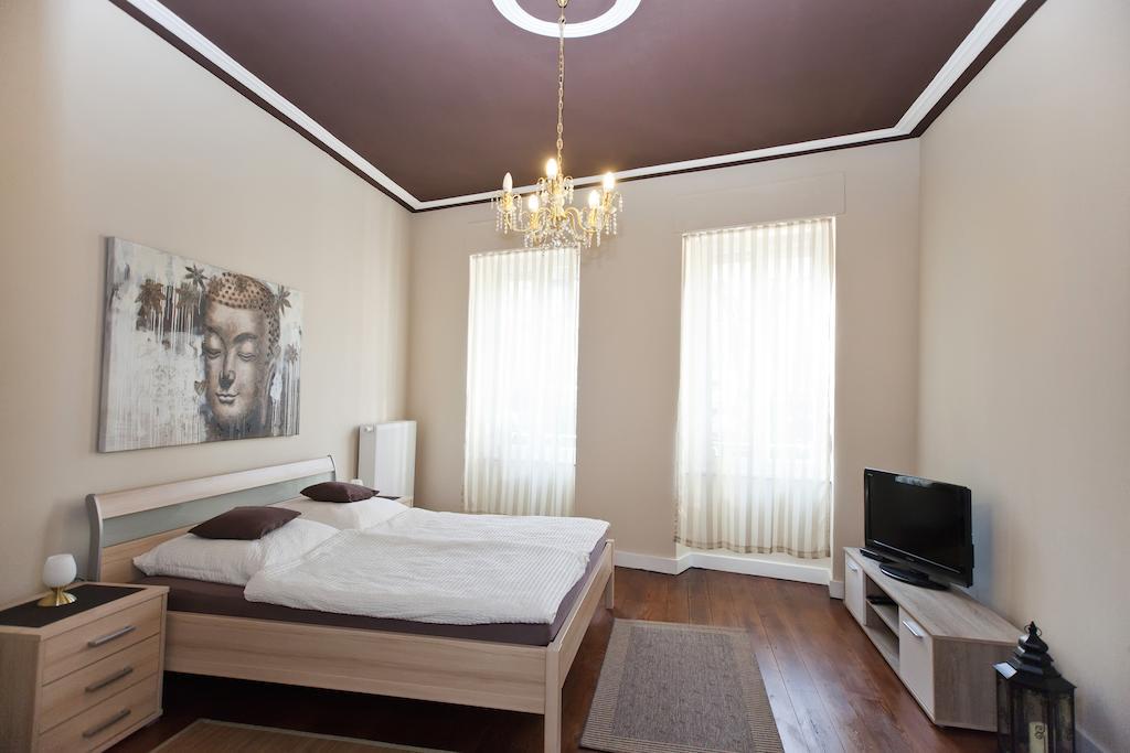 Ferienhaus Arianna Apartment ทราเบิน-ทราร์บาค ห้อง รูปภาพ